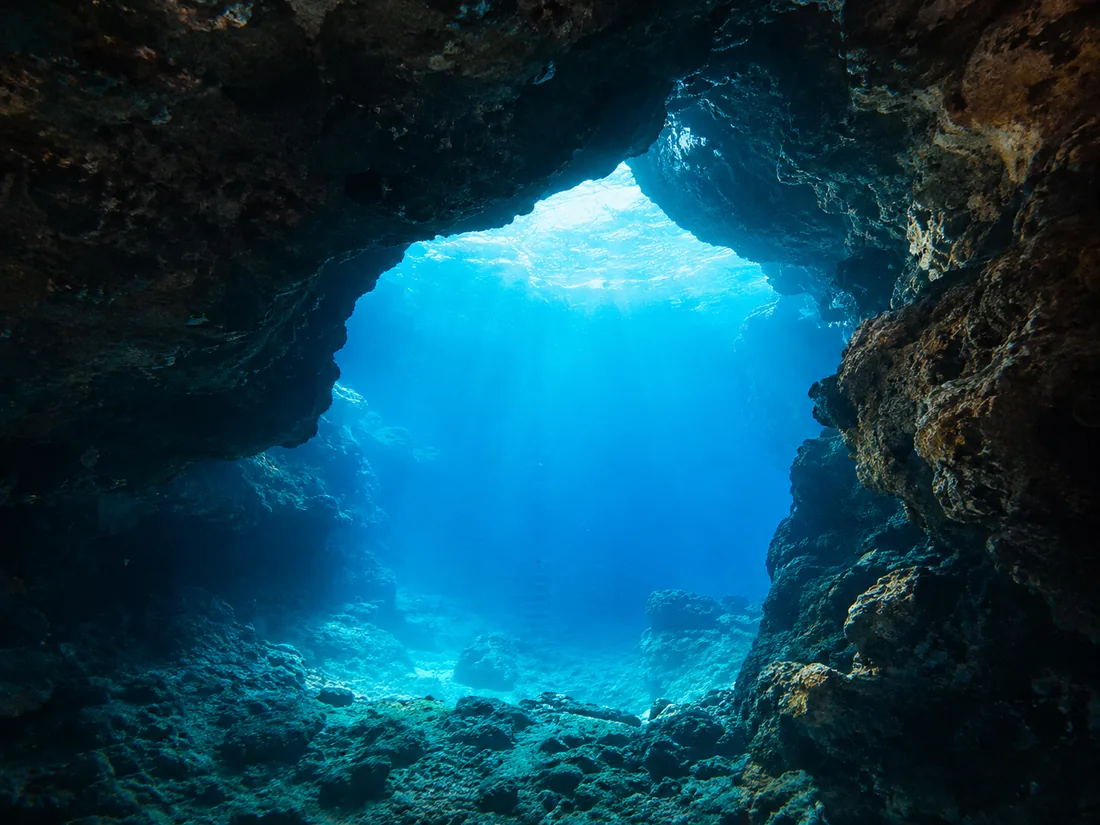 Schema della seconda apertura sommersa da cui entra la luce nella Grotta Azzurra